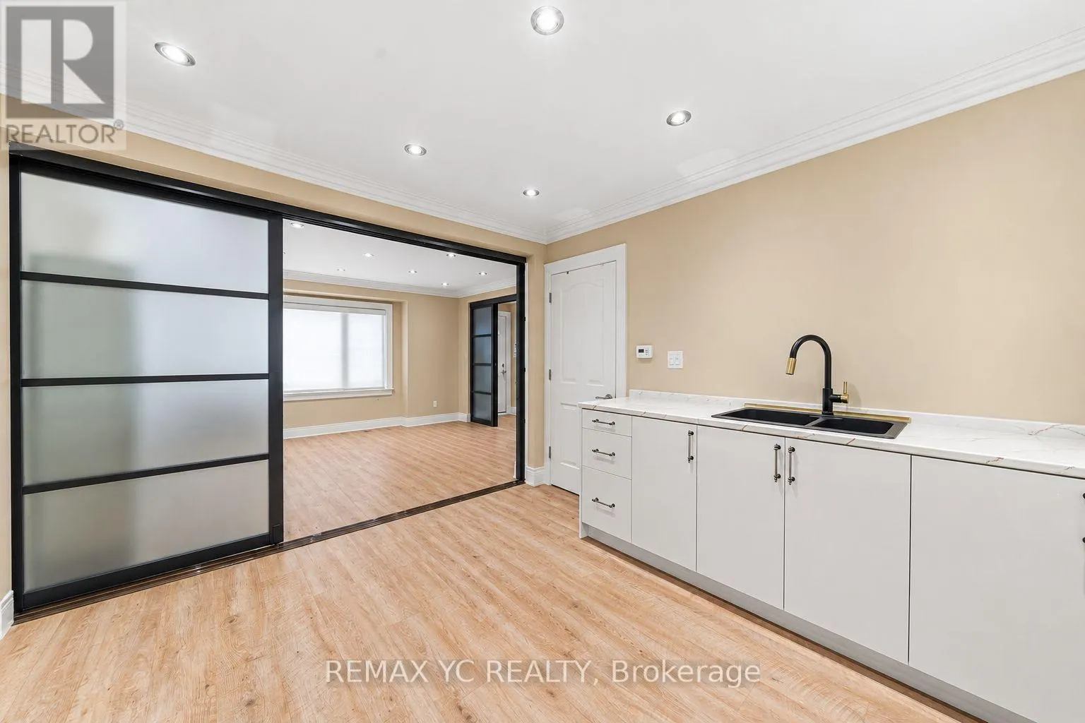 MAIN & 2ND - 99 SHEPPARD AVENUE E