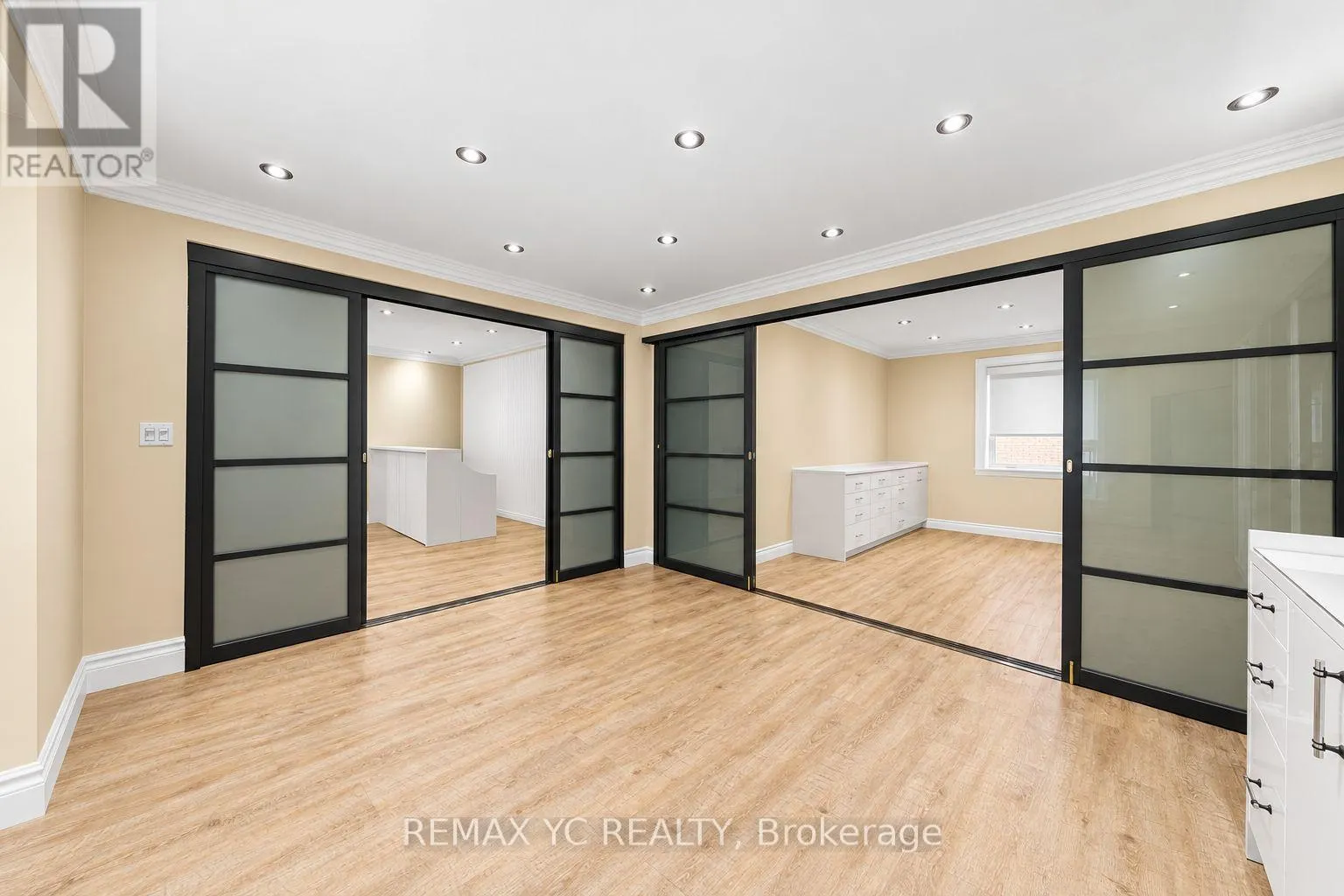 MAIN & 2ND - 99 SHEPPARD AVENUE E
