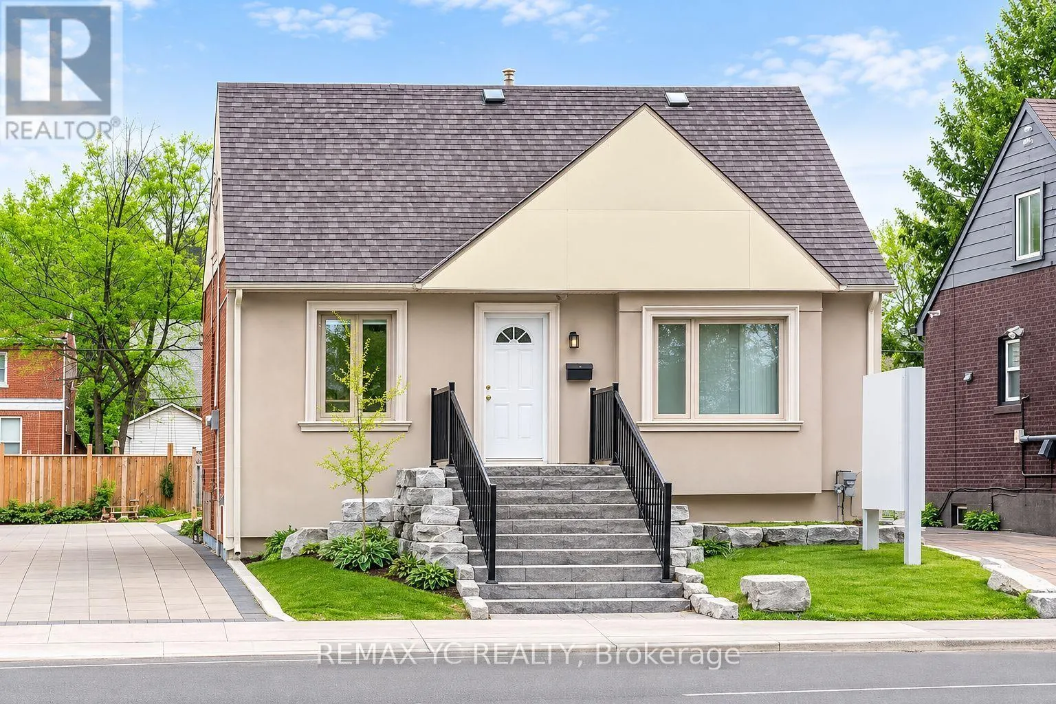 MAIN & 2ND - 99 SHEPPARD AVENUE E