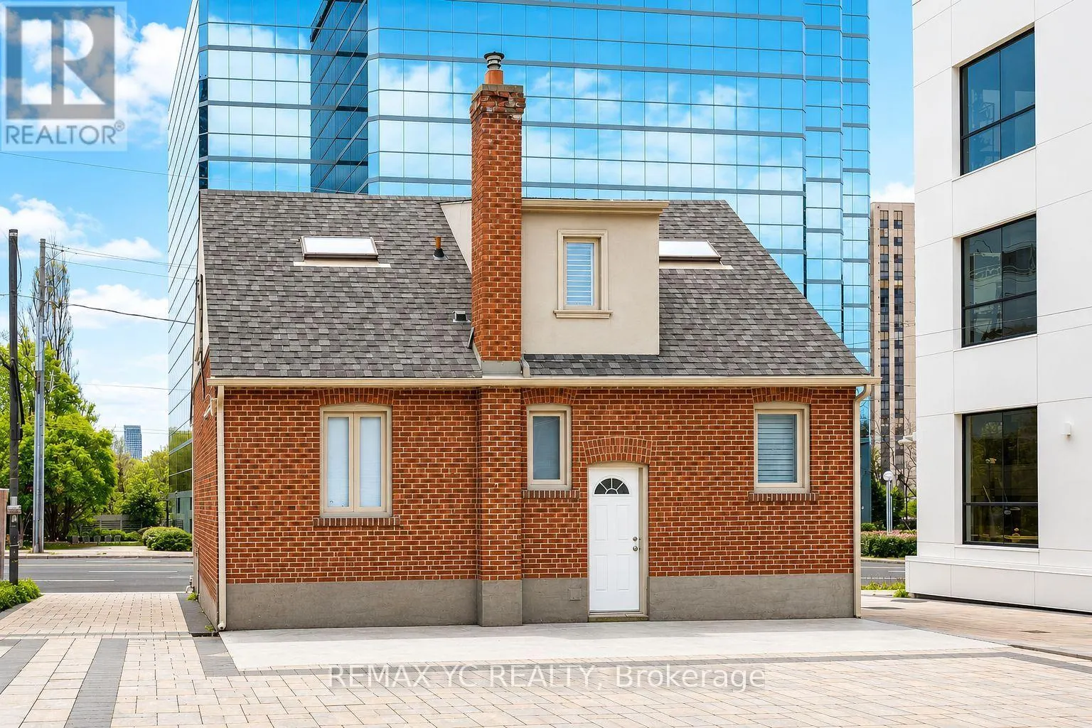 MAIN & 2ND - 99 SHEPPARD AVENUE E