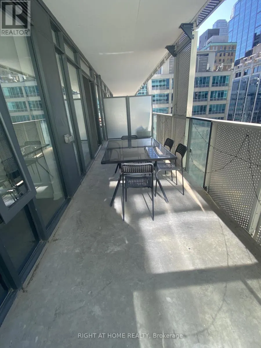 6 - 25 RICHMOND STREET E