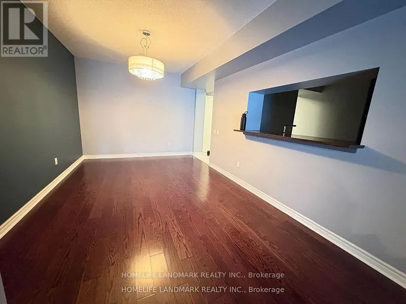 1002 - 71 SIMCOE STREET