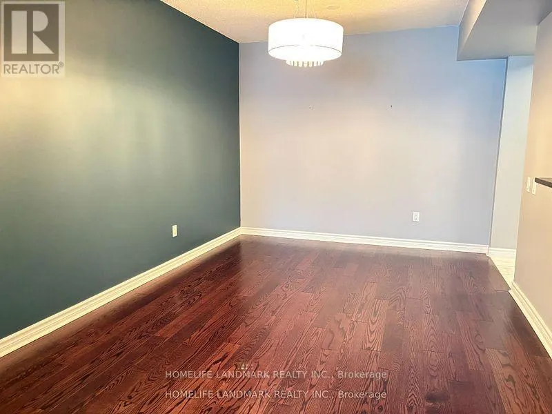 1002 - 71 SIMCOE STREET