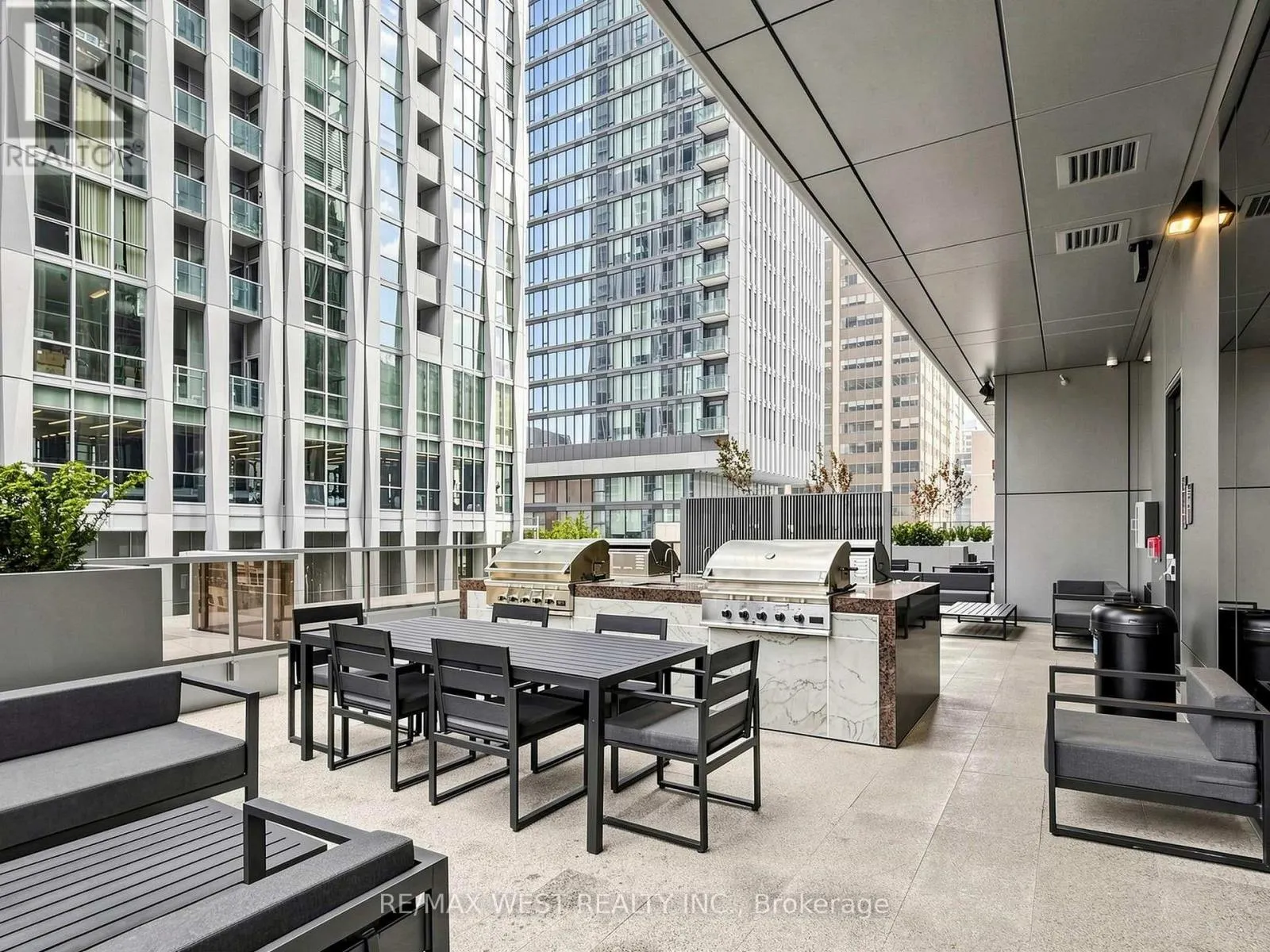 1709 - 11 YORKVILLE AVENUE
