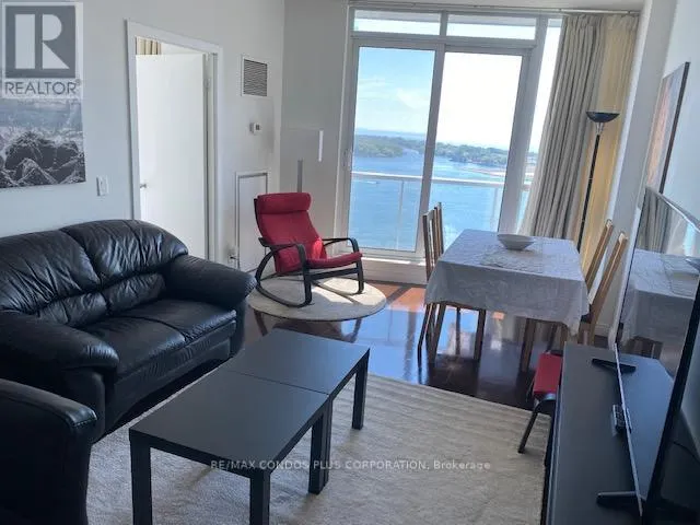 2408 - 218 QUEENS QUAY W