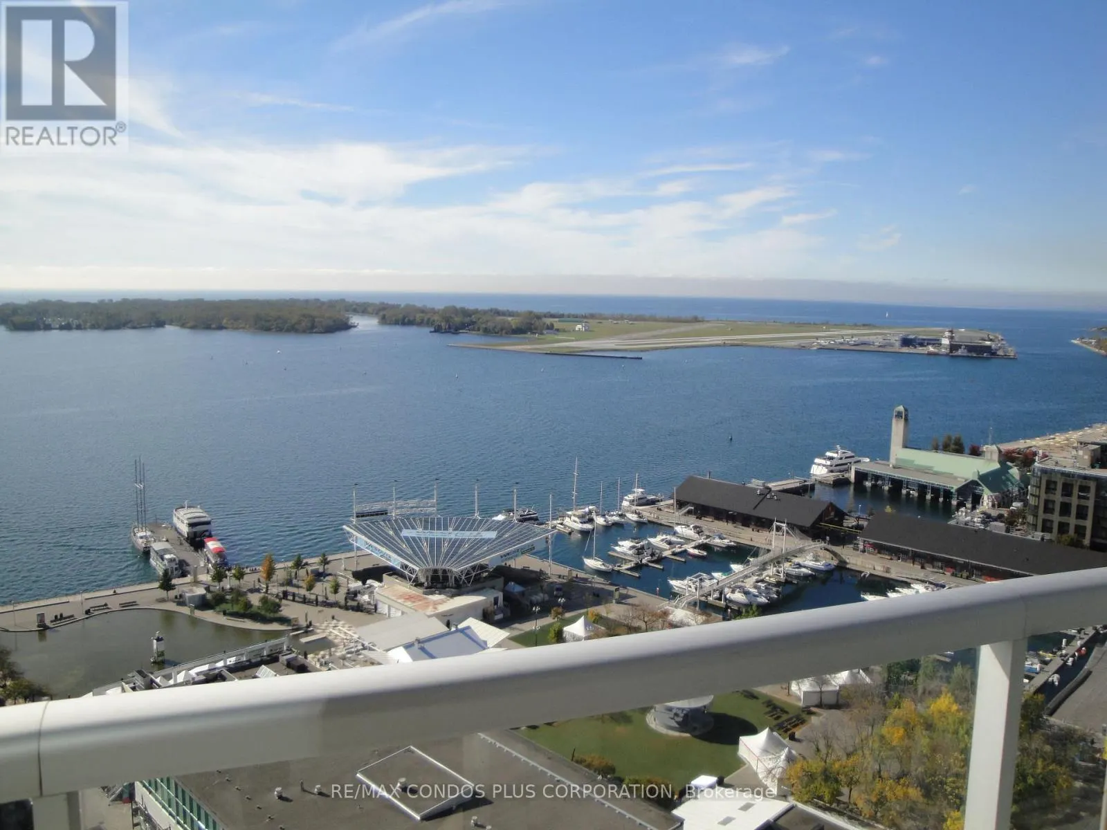 2408 - 218 QUEENS QUAY W