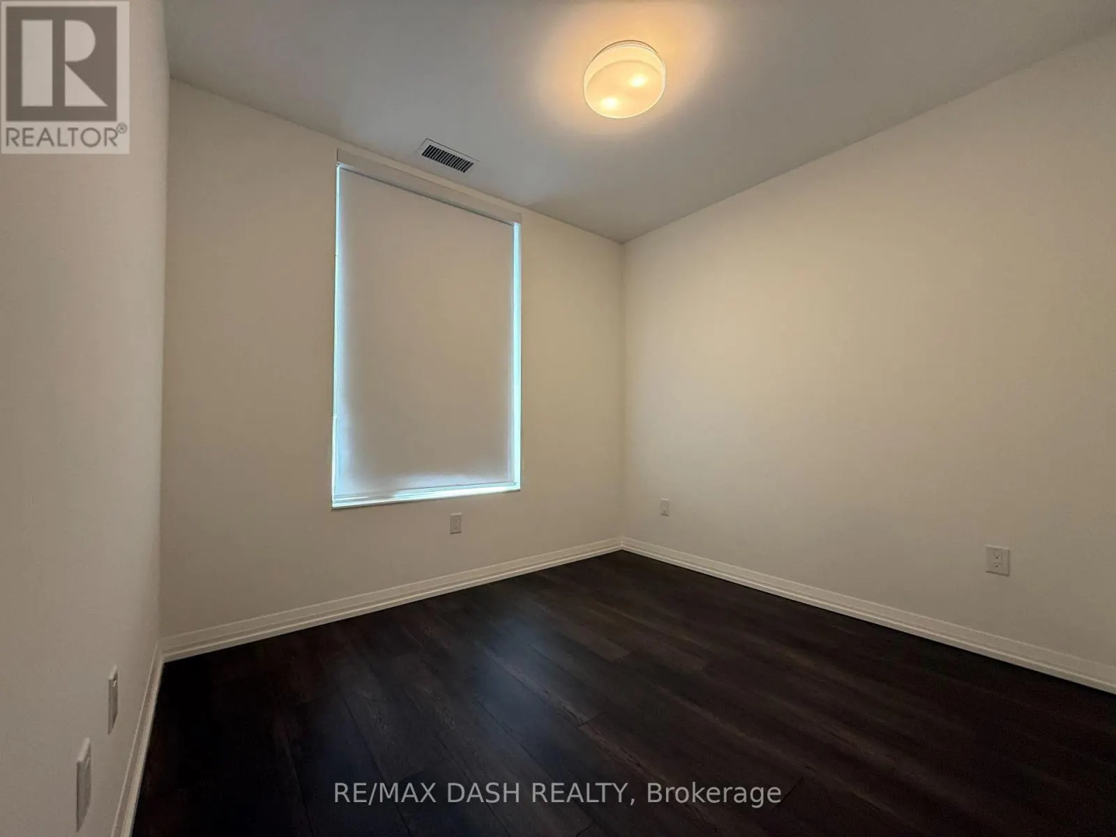 410 - 280 DUNDAS STREET W