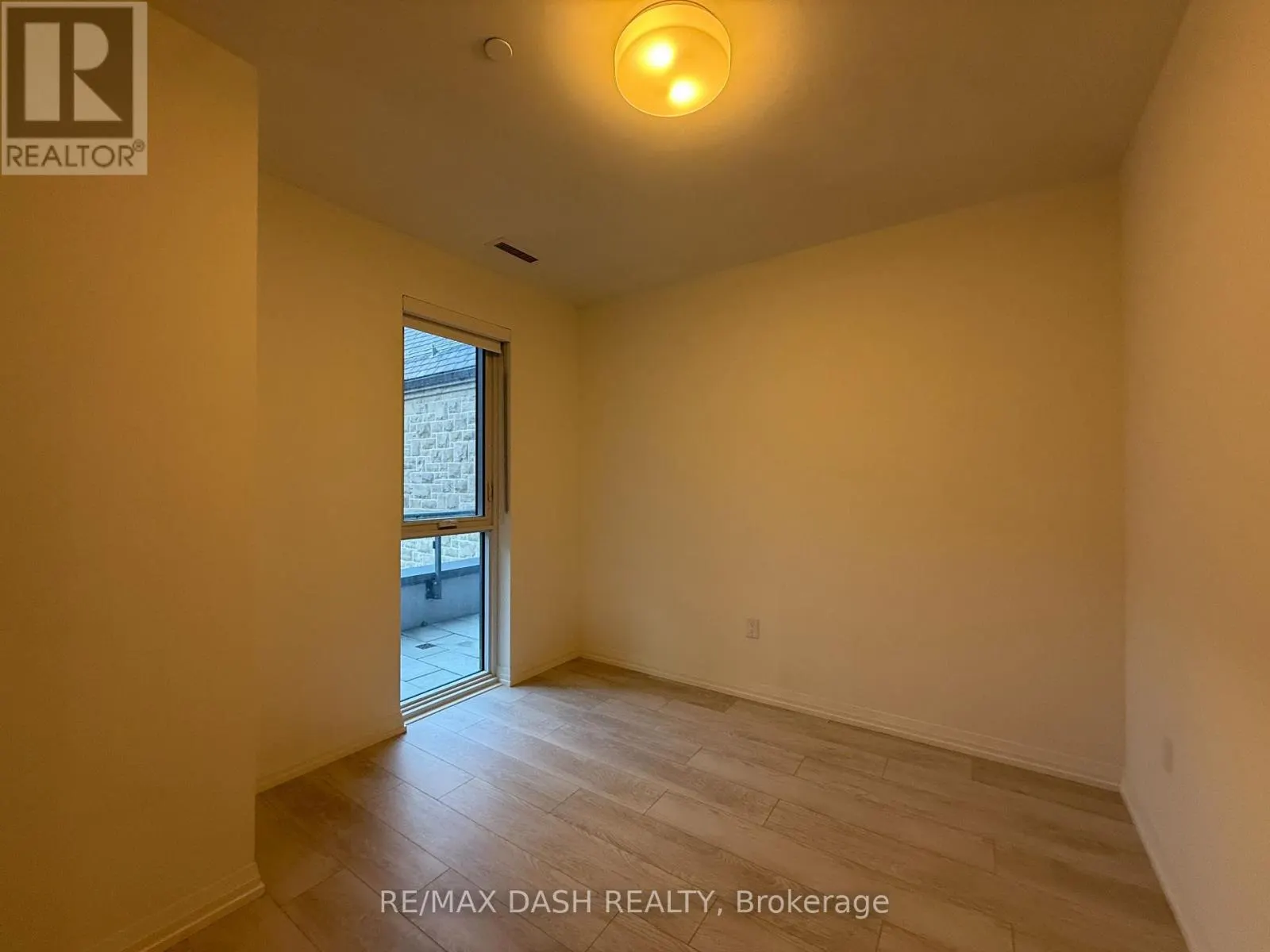 414 - 280 DUNDAS STREET W