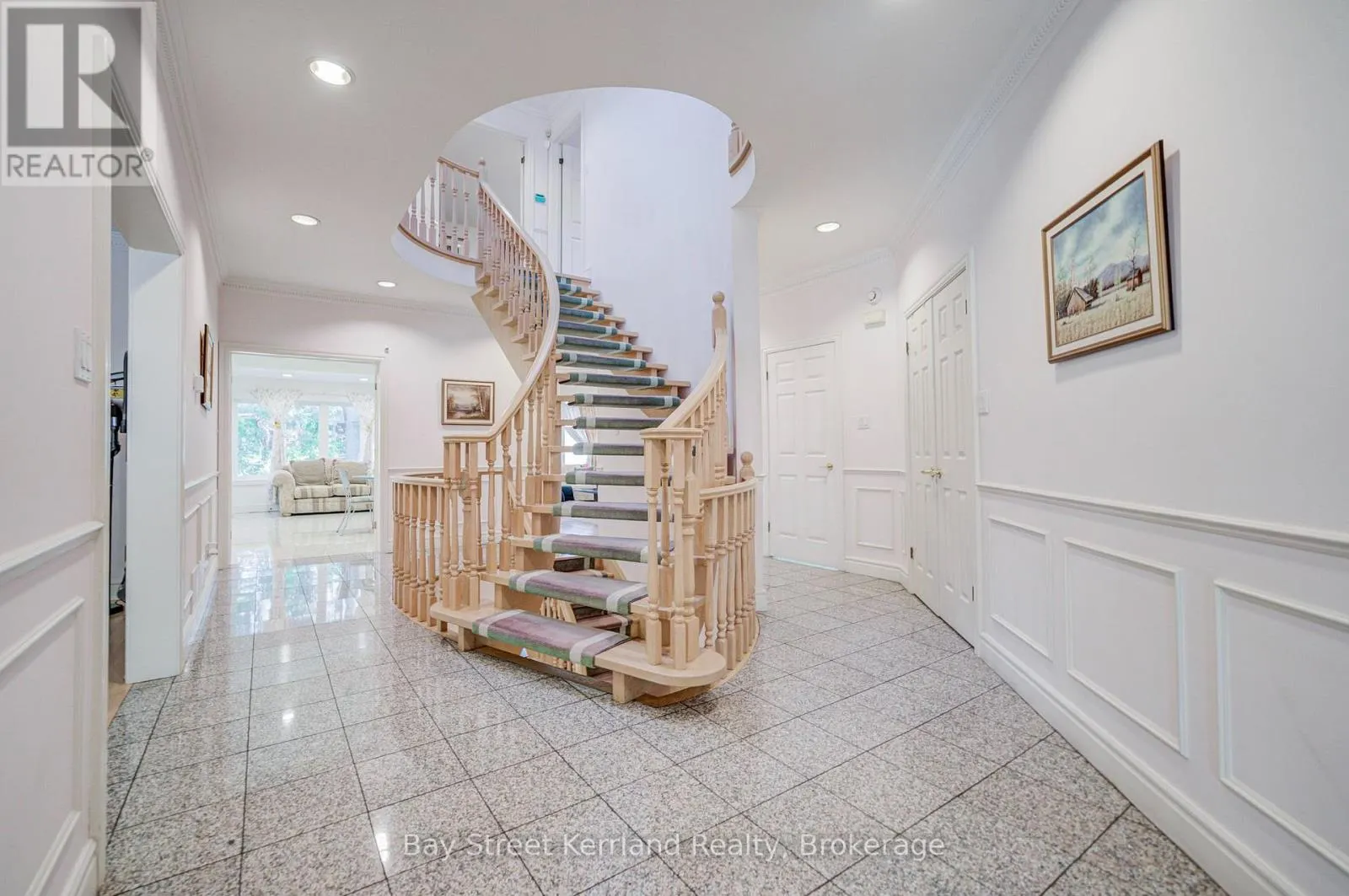 136 NIPIGON AVENUE