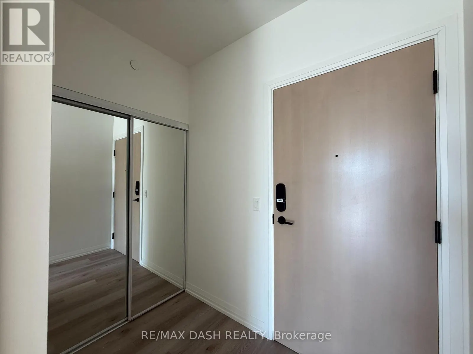 1406 - 280 DUNDAS STREET W