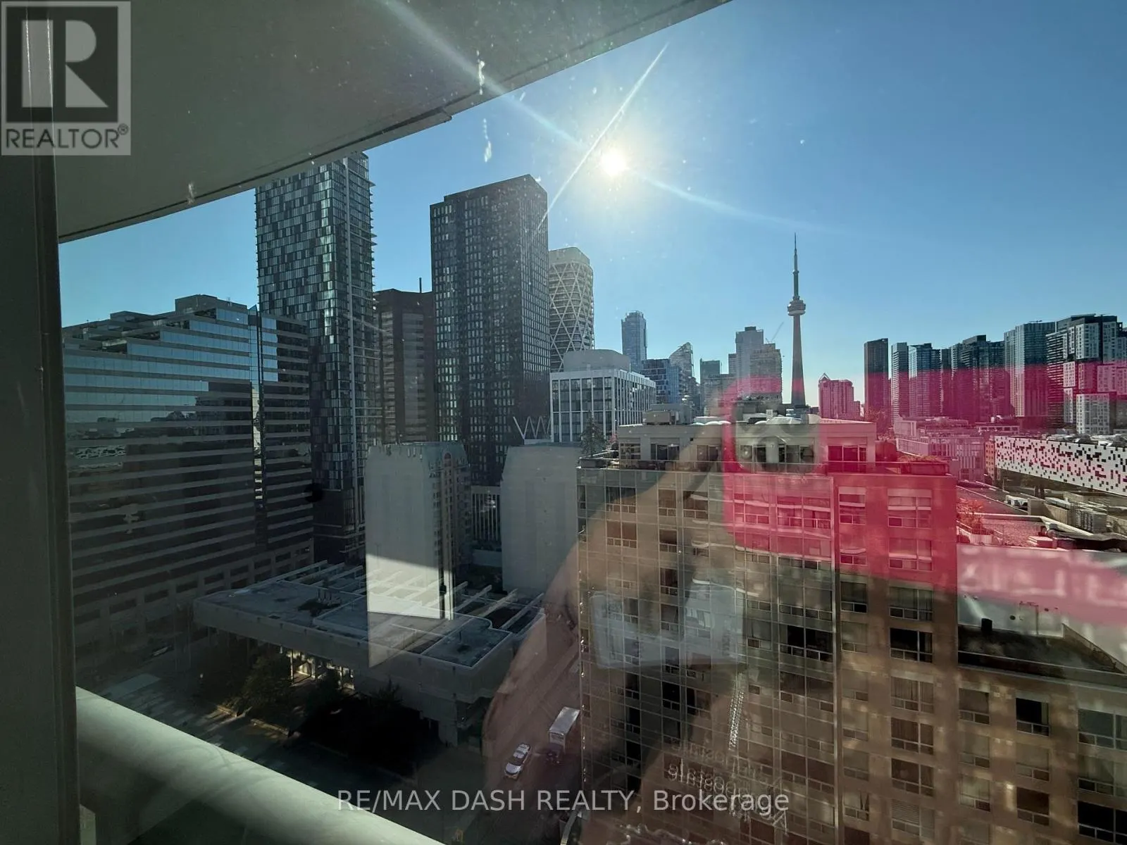 1406 - 280 DUNDAS STREET W