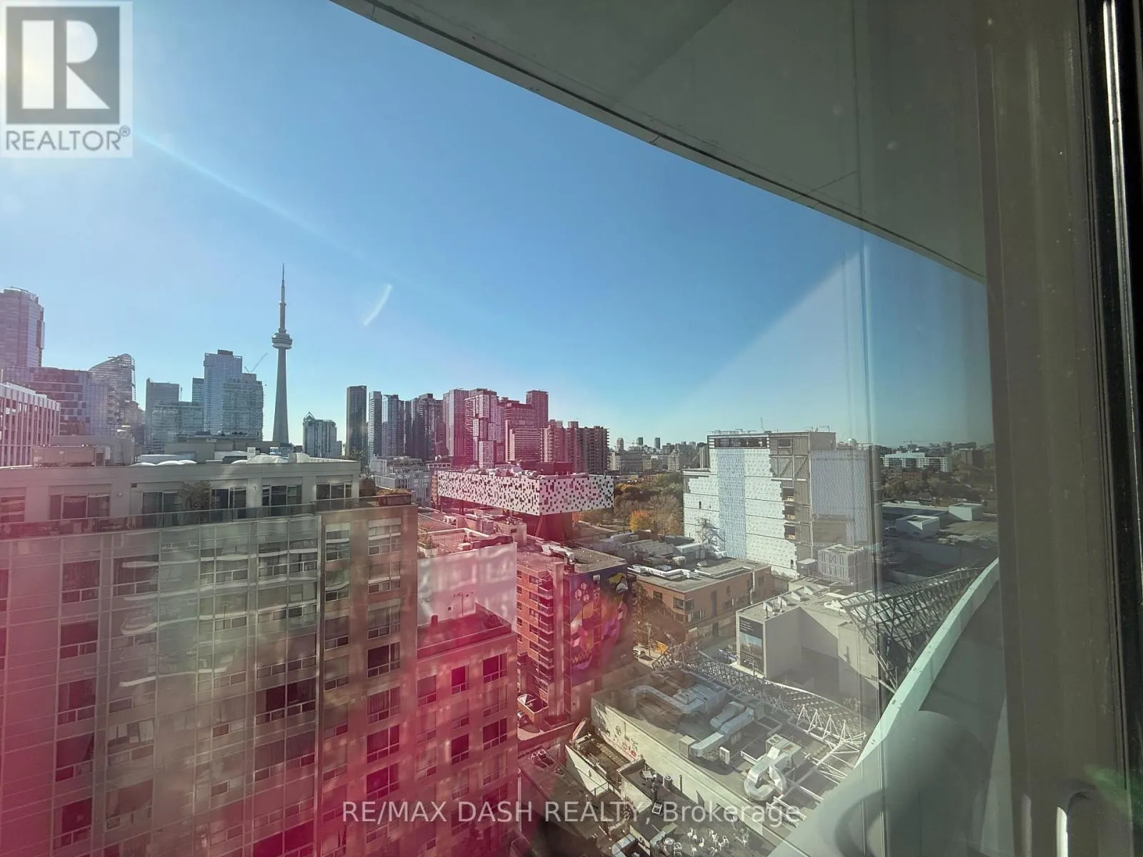 1406 - 280 DUNDAS STREET W