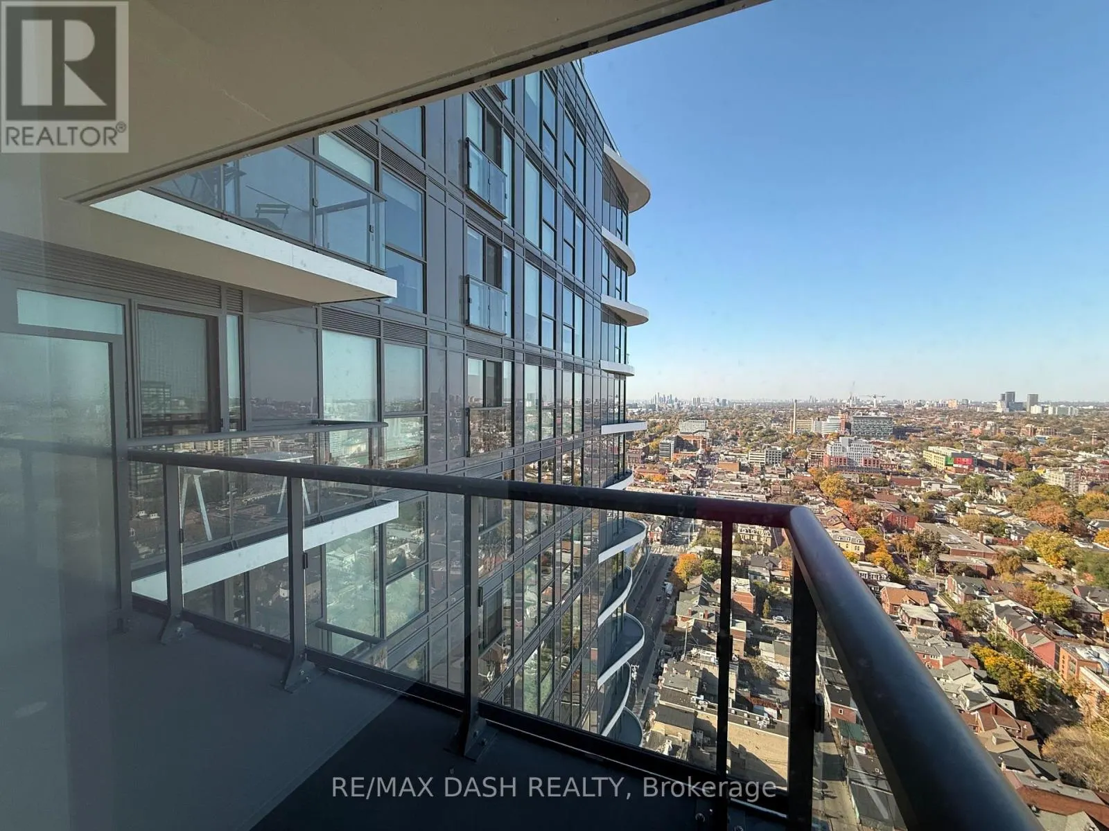 3002 - 280 DUNDAS STREET W