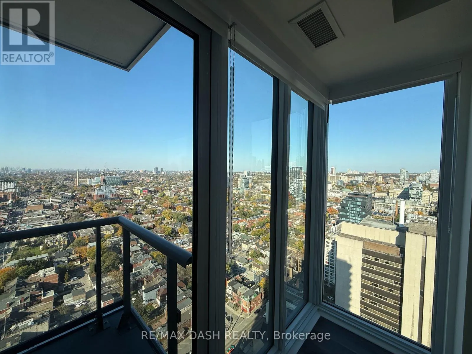 3002 - 280 DUNDAS STREET W