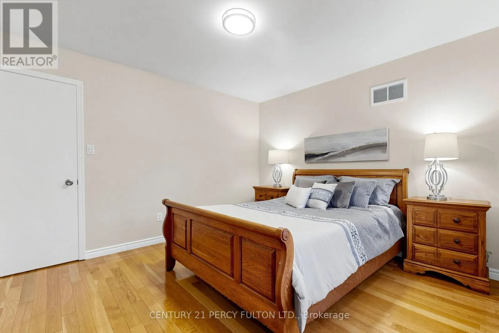 24 TULLAMORE DRIVE