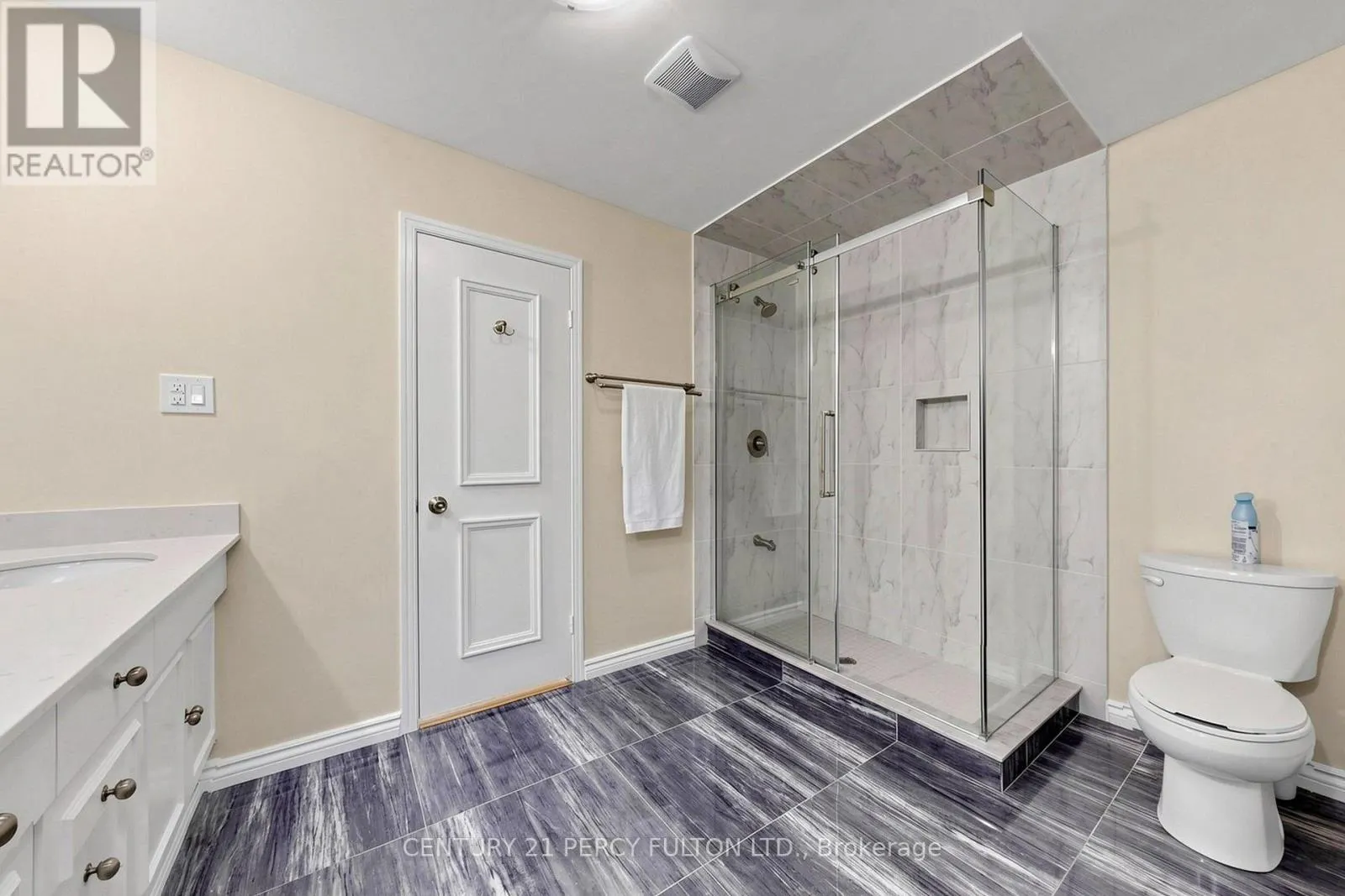 24 TULLAMORE DRIVE