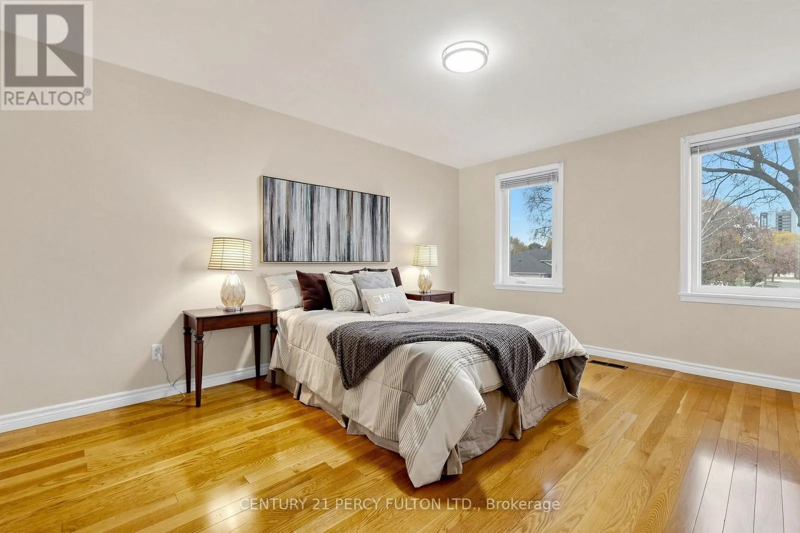 24 TULLAMORE DRIVE