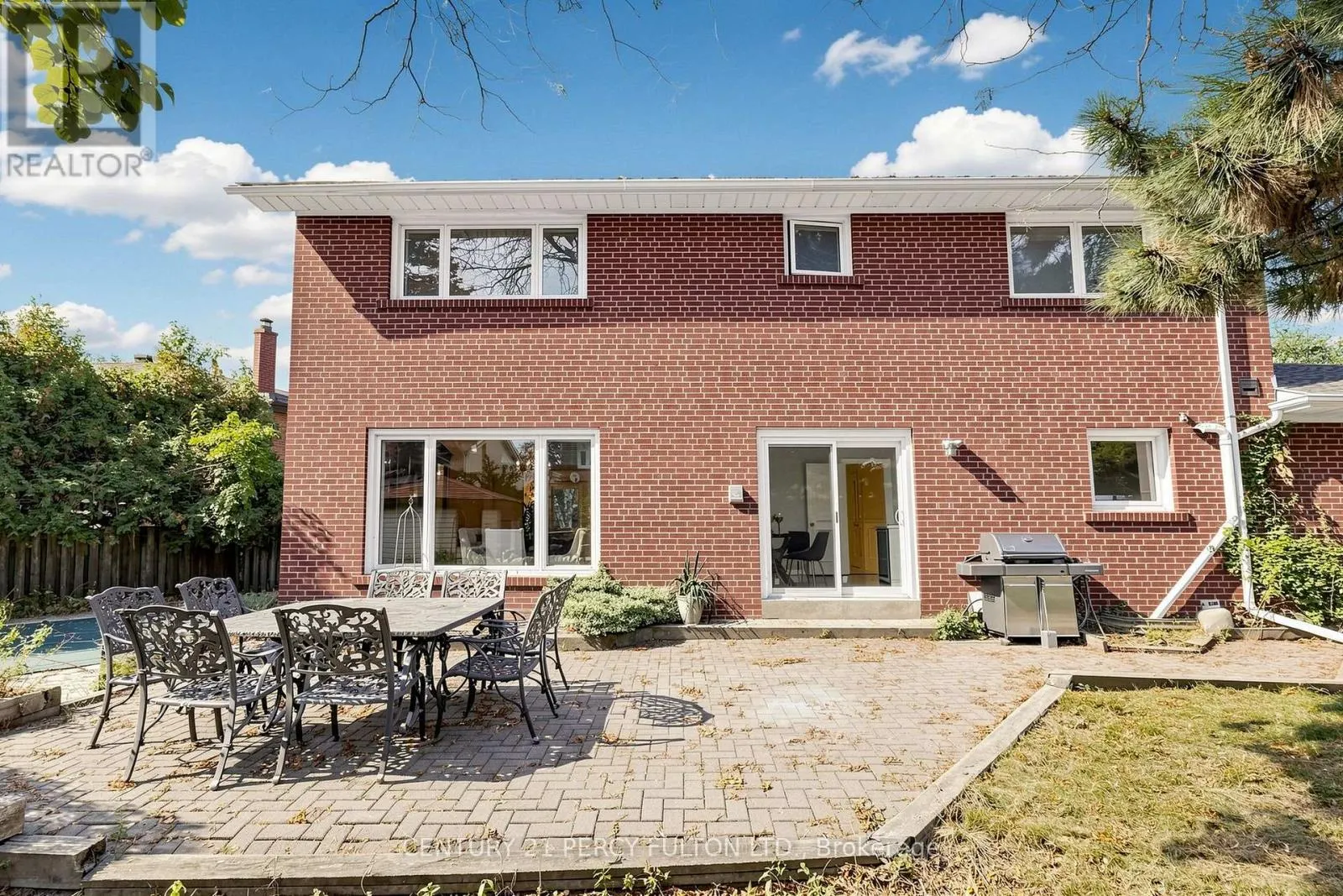 24 TULLAMORE DRIVE