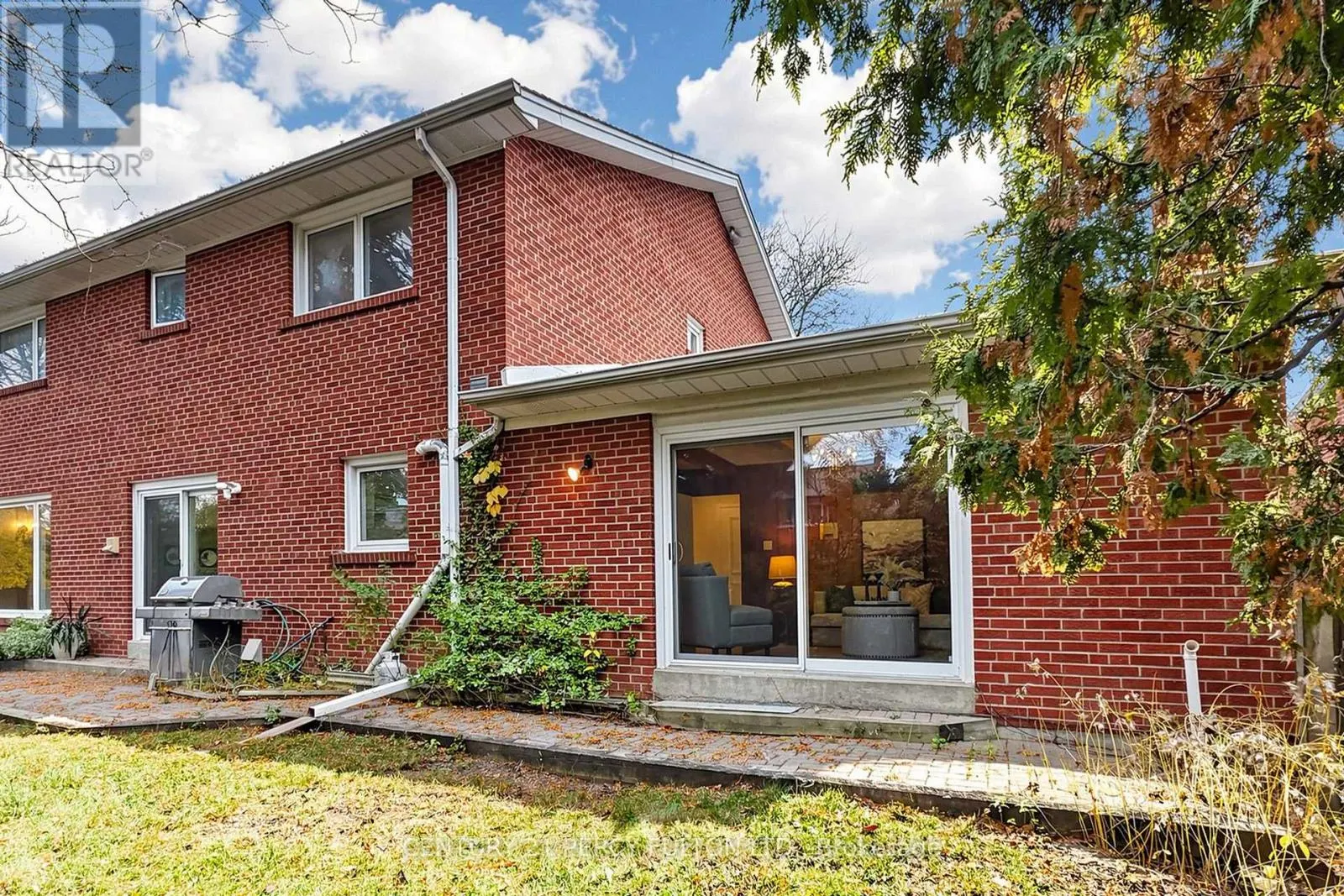 24 TULLAMORE DRIVE