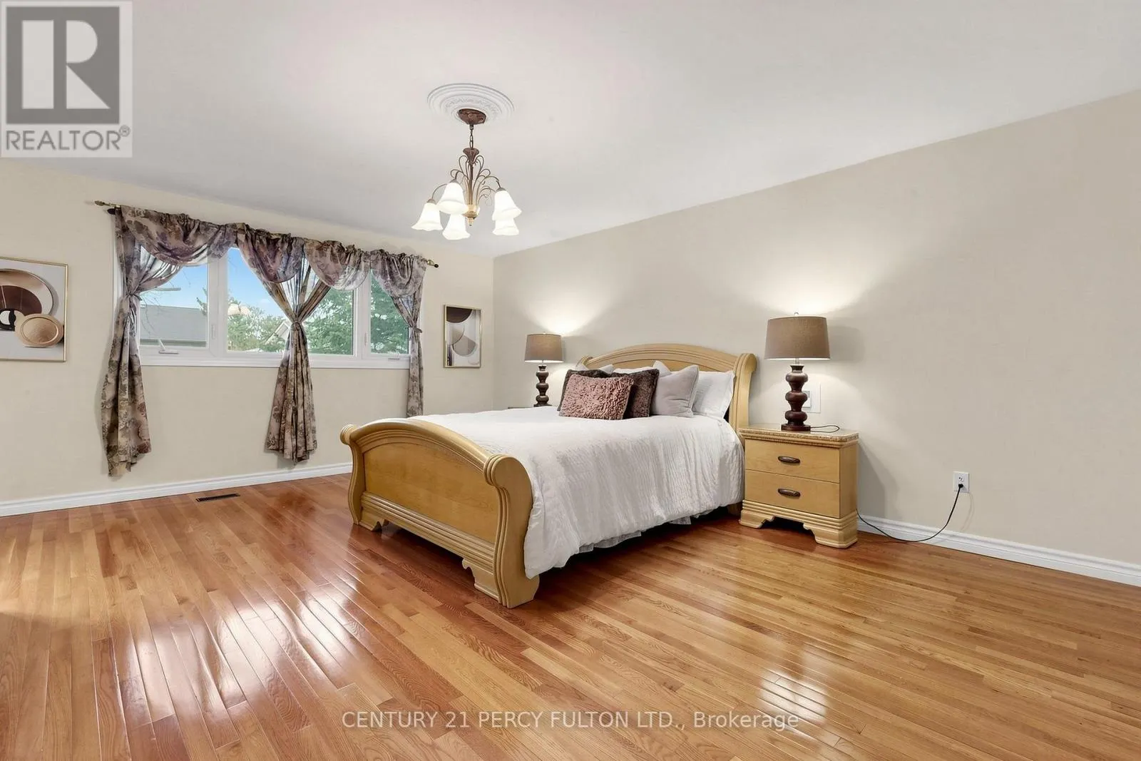24 TULLAMORE DRIVE