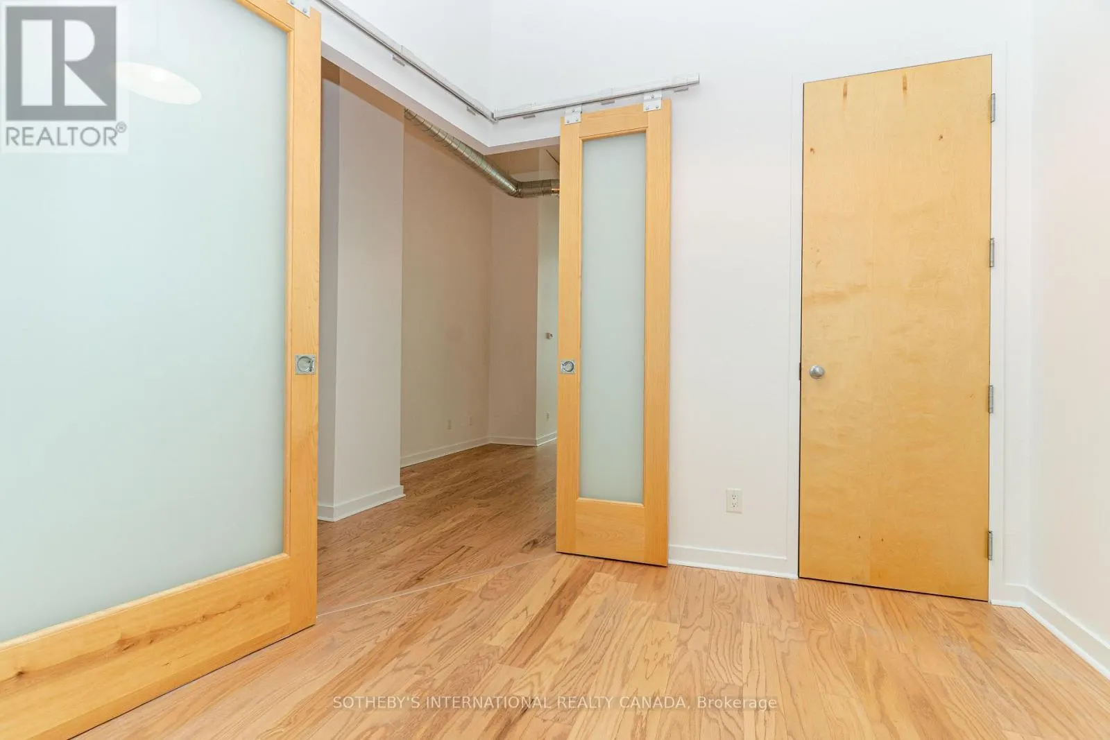 209 - 135 DALHOUSIE STREET