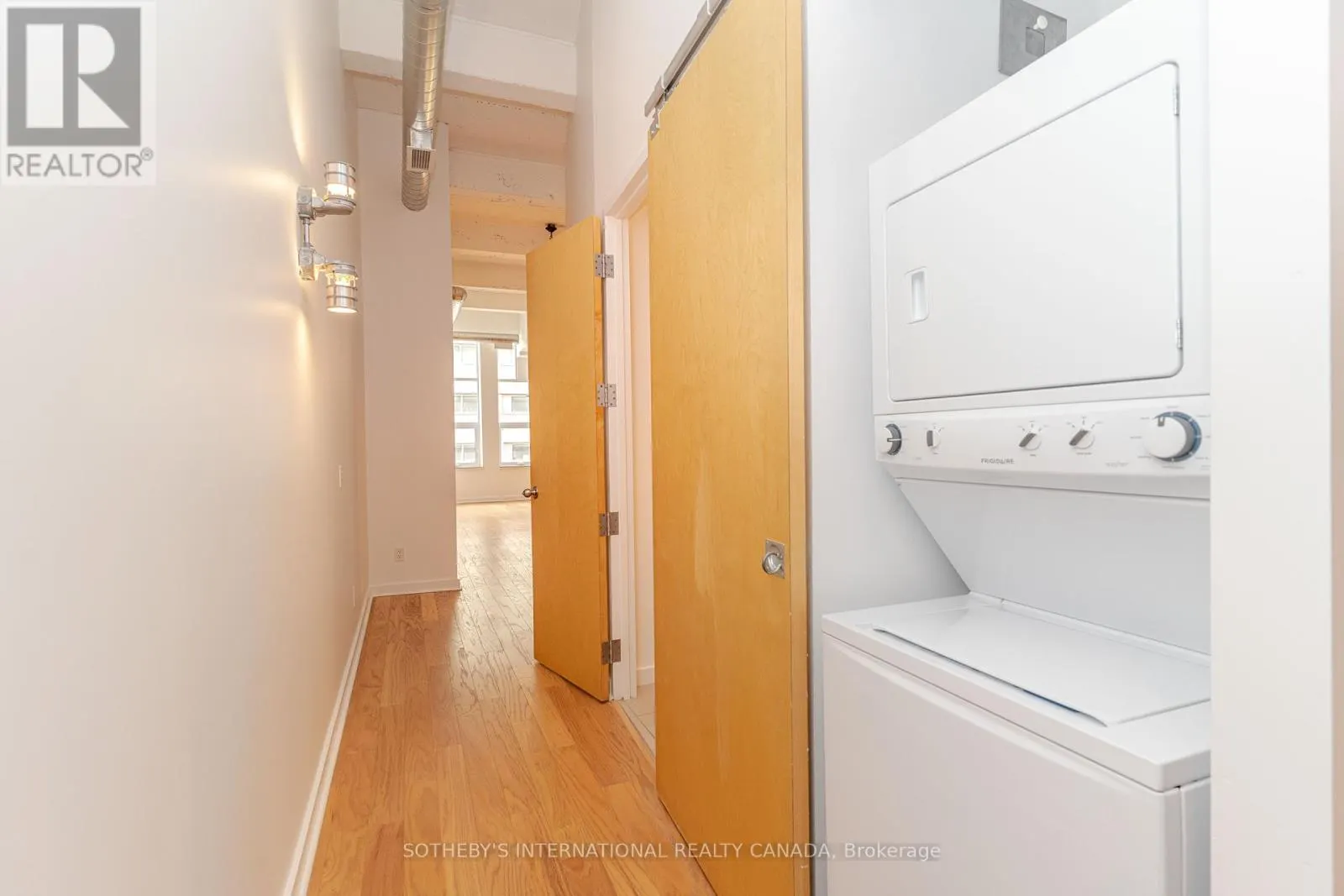 209 - 135 DALHOUSIE STREET