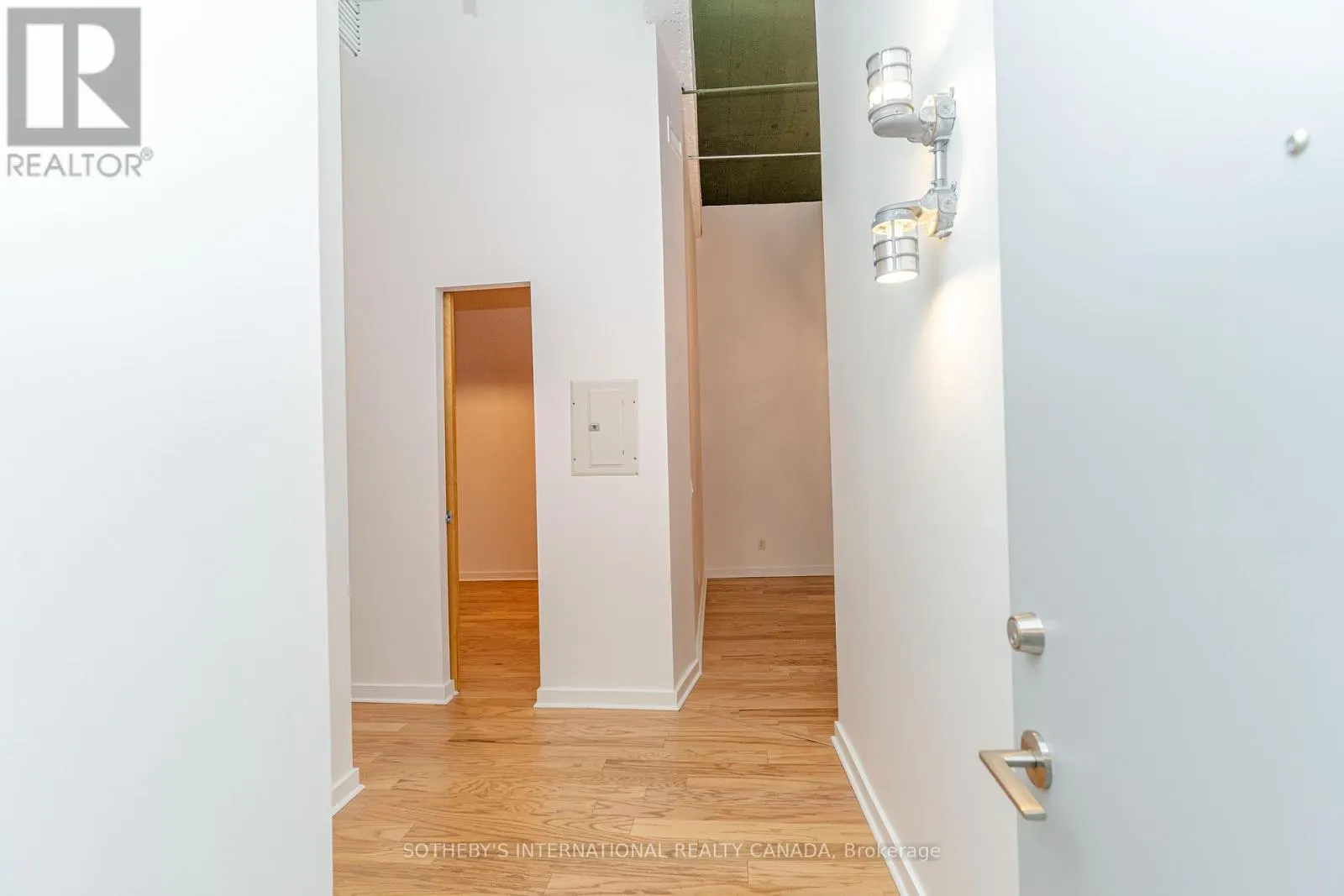 209 - 135 DALHOUSIE STREET
