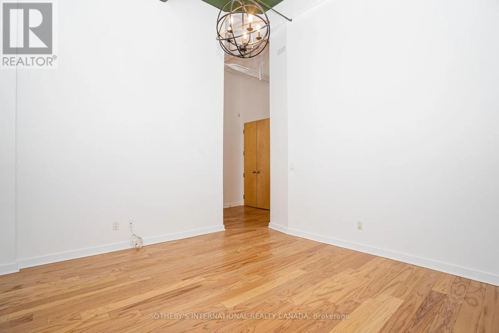 209 - 135 DALHOUSIE STREET