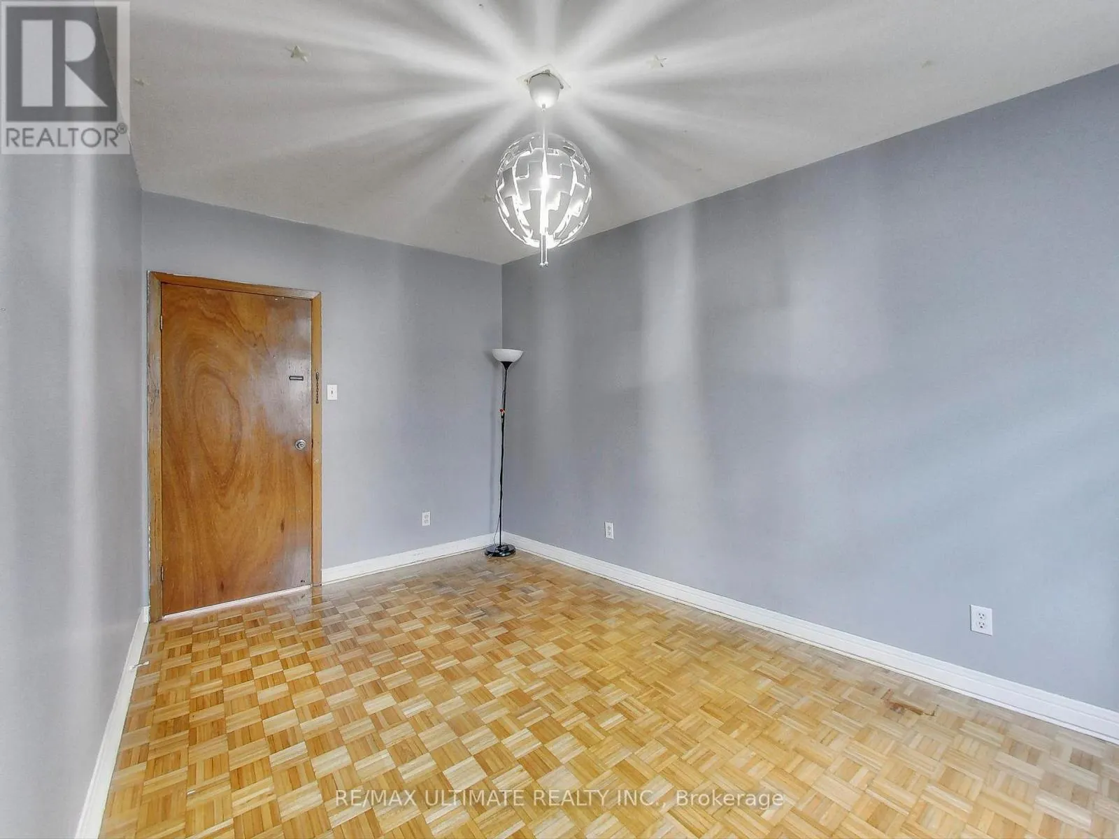 APT #2 - 1584 DUNDAS STREET W