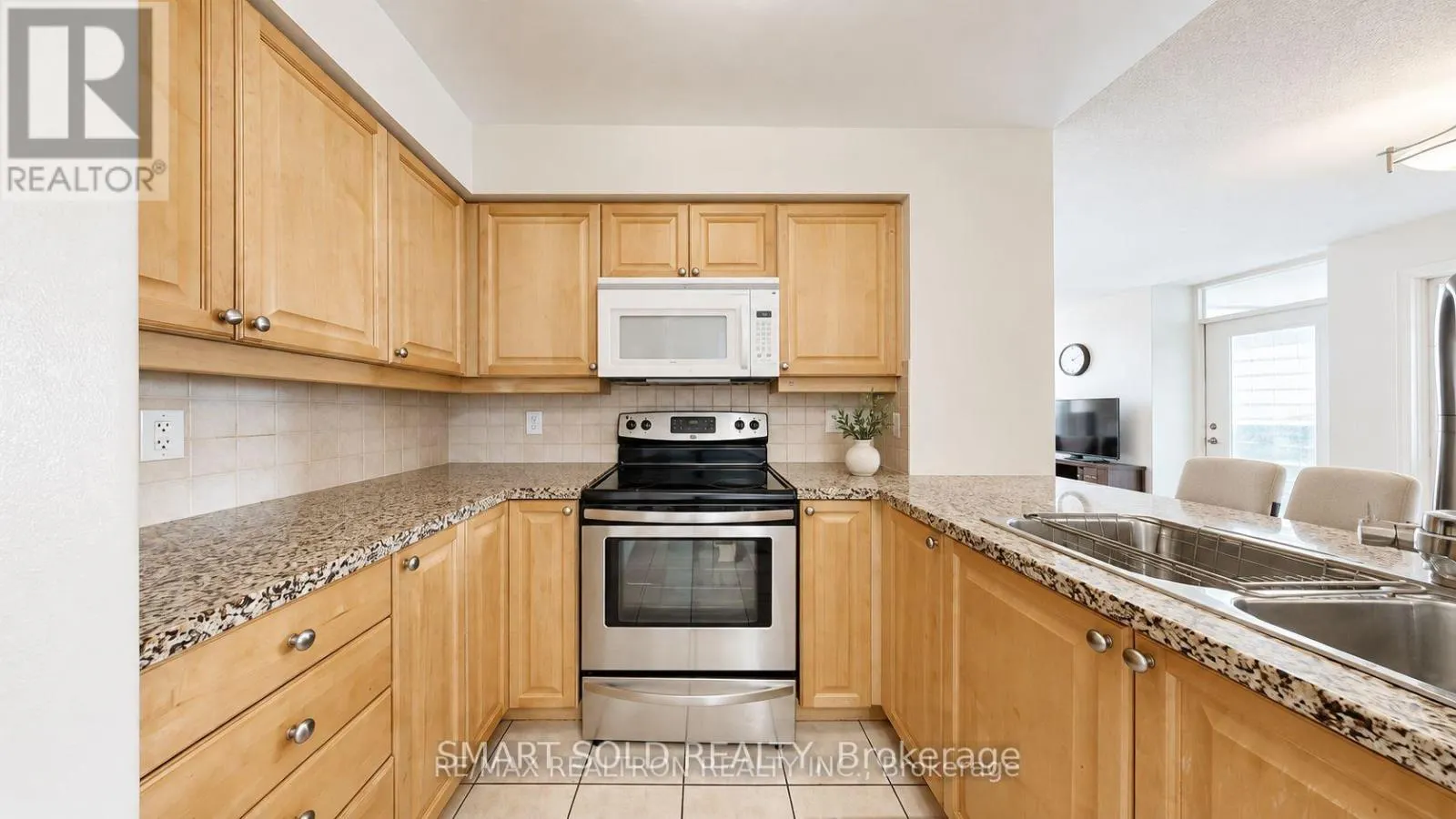 2413 - 15 GREENVIEW AVENUE