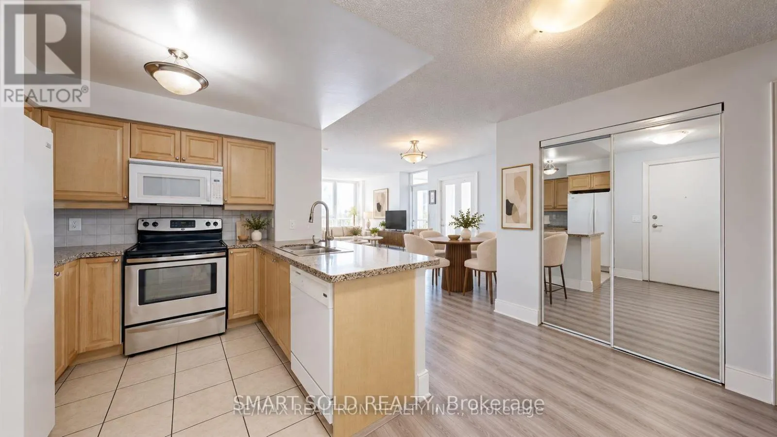 2413 - 15 GREENVIEW AVENUE