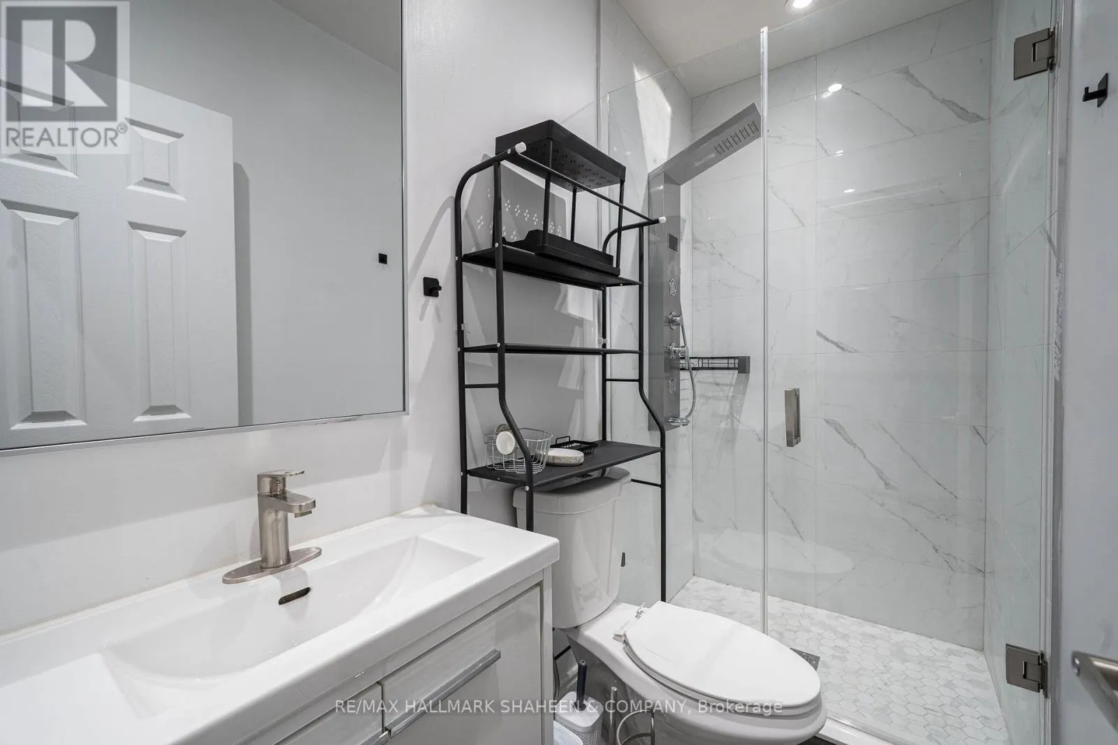 STUDIO - 208 DOVERCOURT ROAD