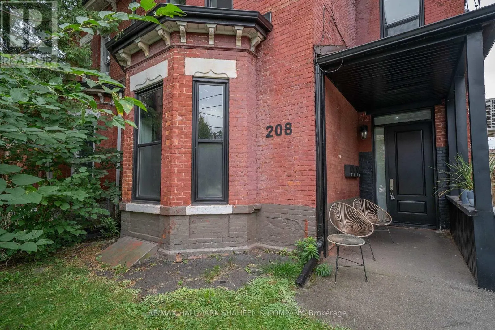 STUDIO - 208 DOVERCOURT ROAD