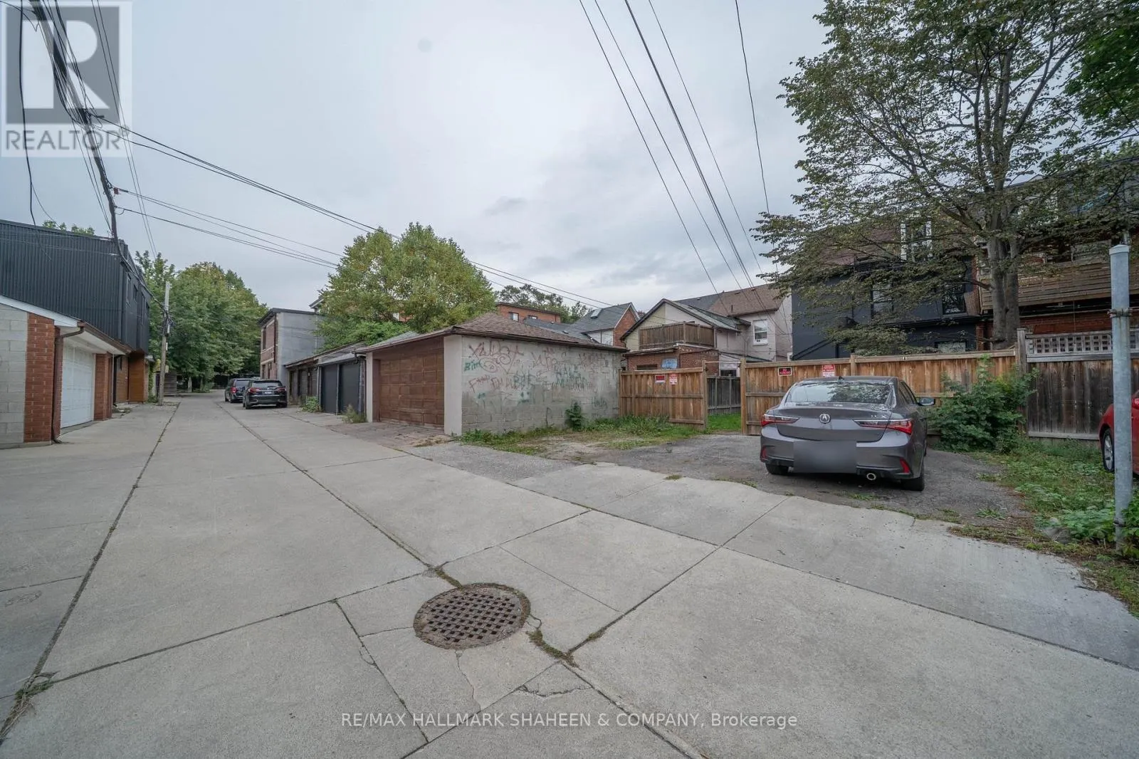 STUDIO - 208 DOVERCOURT ROAD
