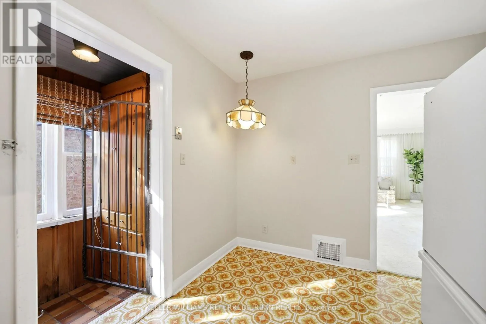 369 HOUNSLOW AVENUE