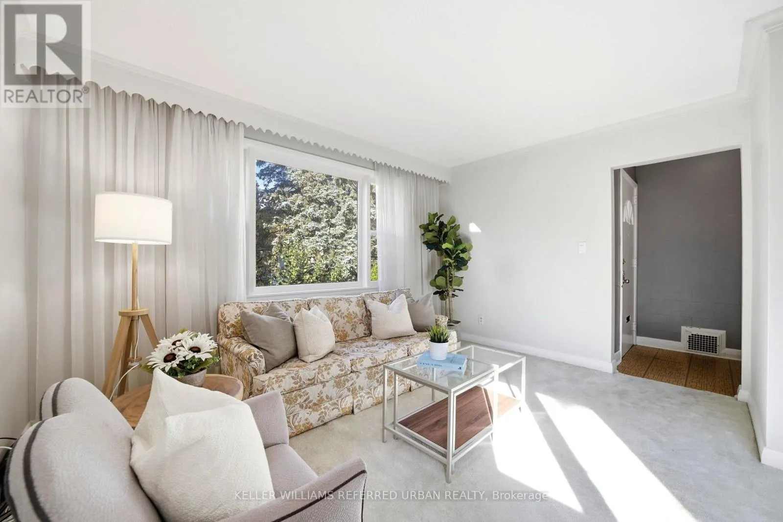 369 HOUNSLOW AVENUE