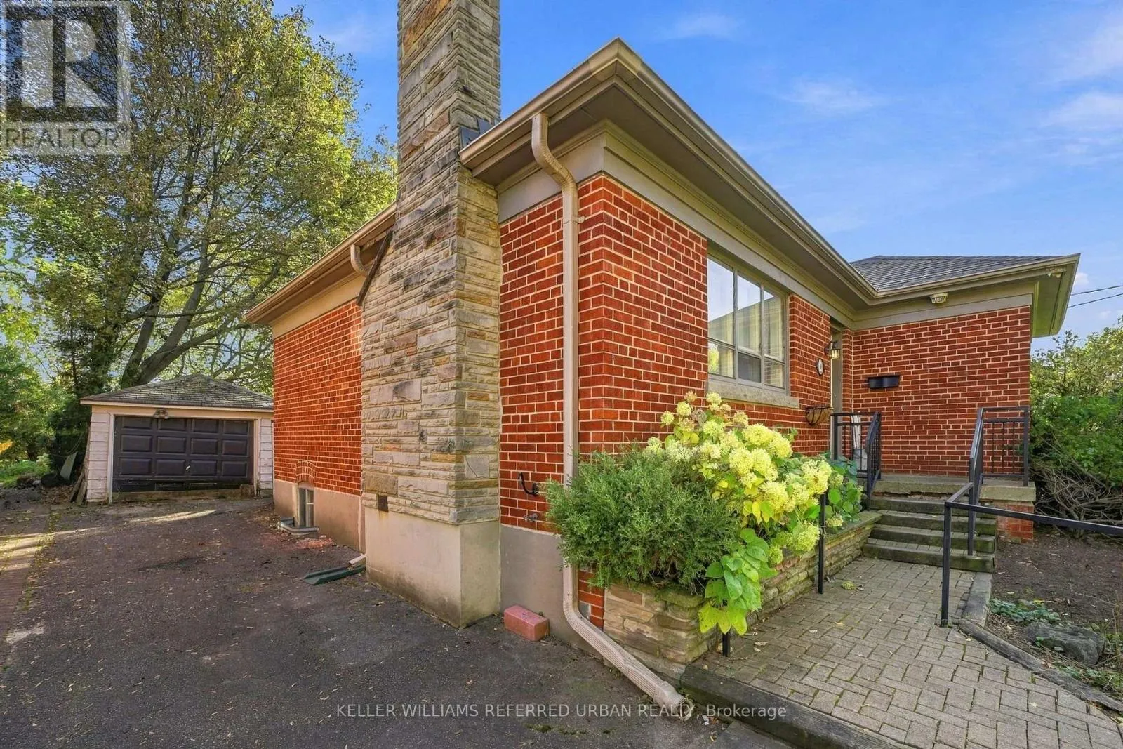 369 HOUNSLOW AVENUE