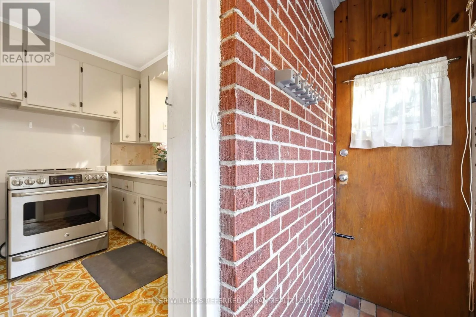 369 HOUNSLOW AVENUE