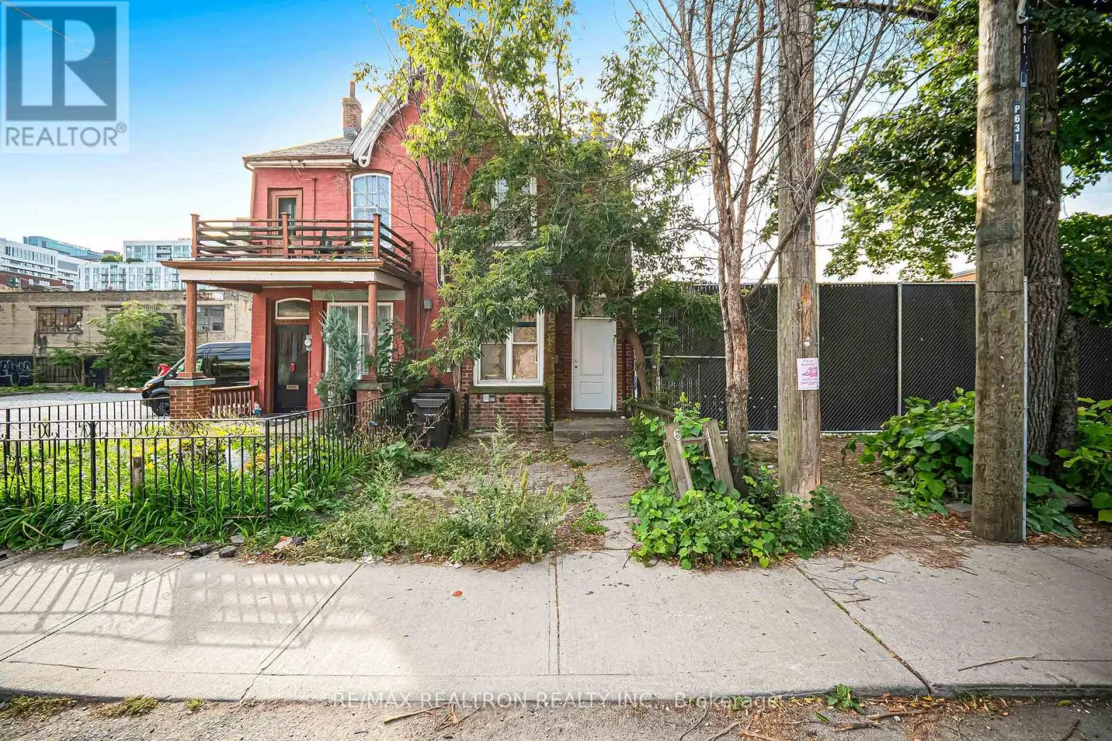 631 RICHMOND STREET W
