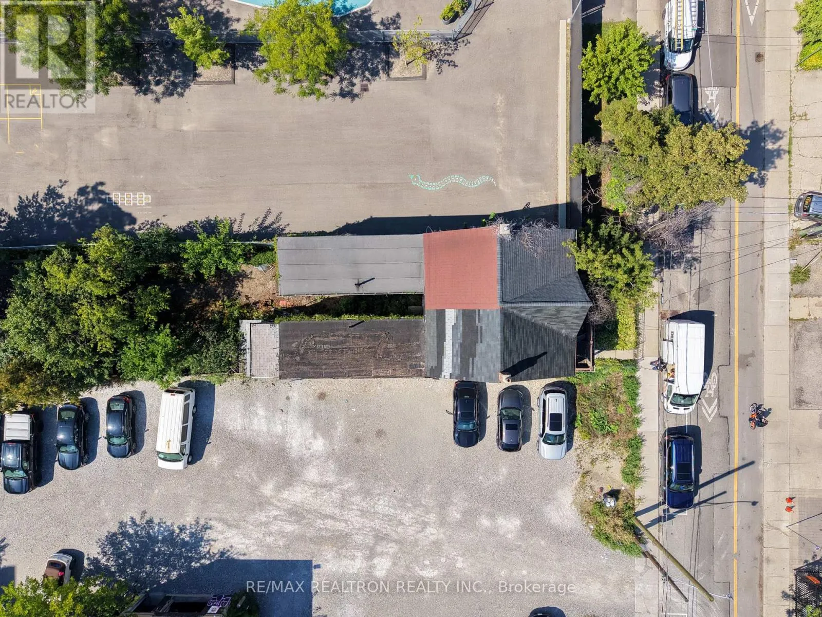 631 RICHMOND STREET W