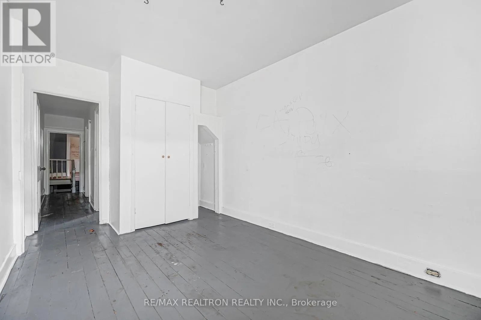 631 RICHMOND STREET W