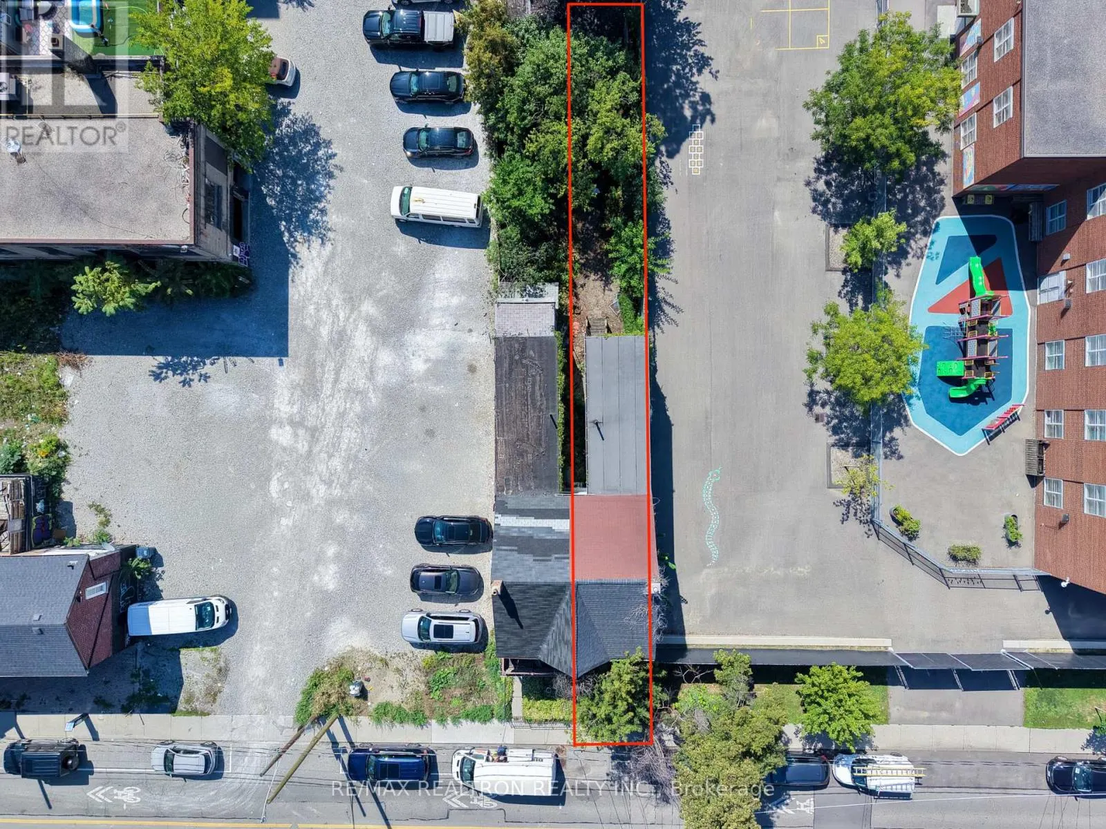 631 RICHMOND STREET W