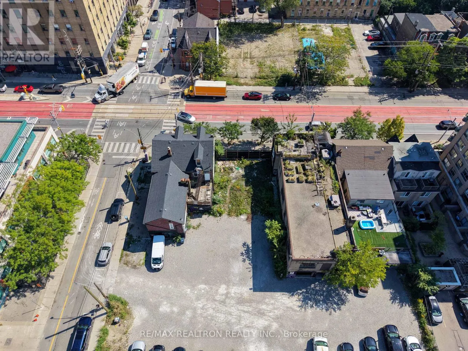 631 RICHMOND STREET W