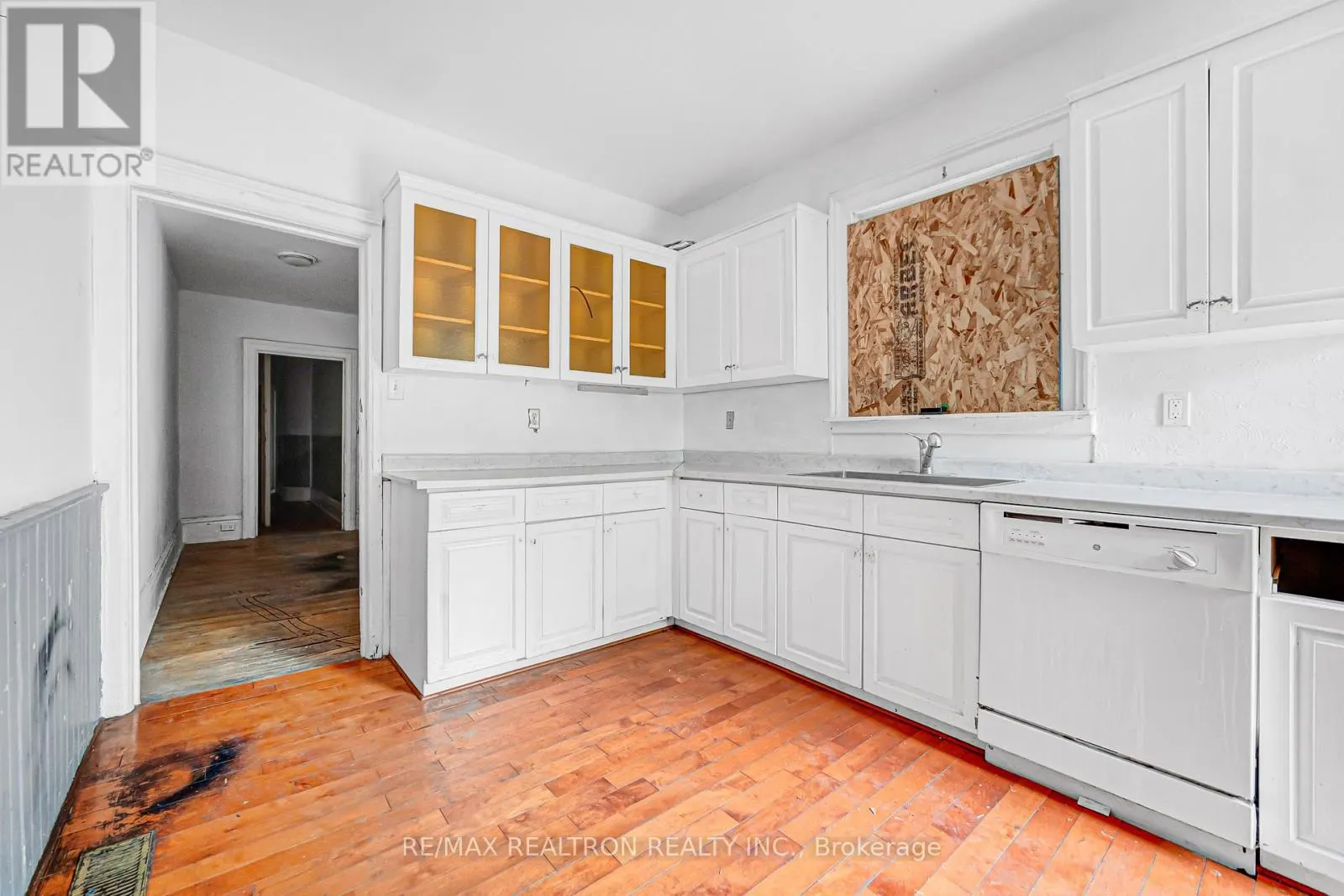 631 RICHMOND STREET W