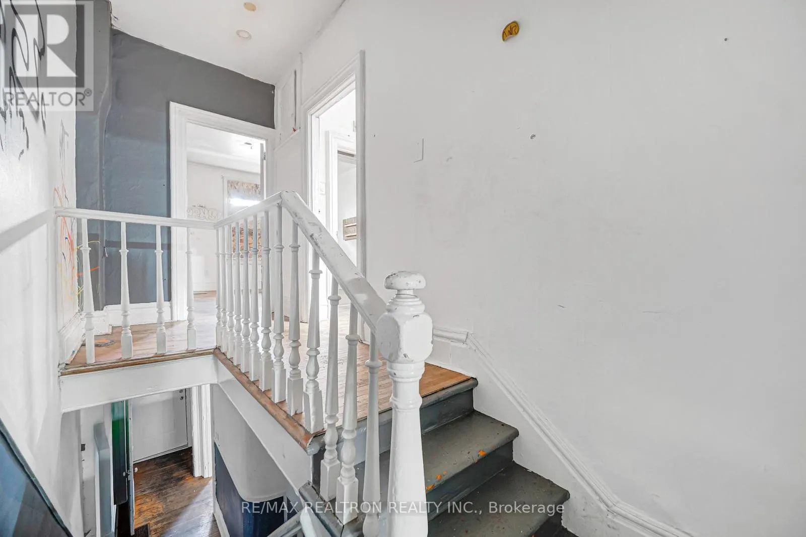 631 RICHMOND STREET W