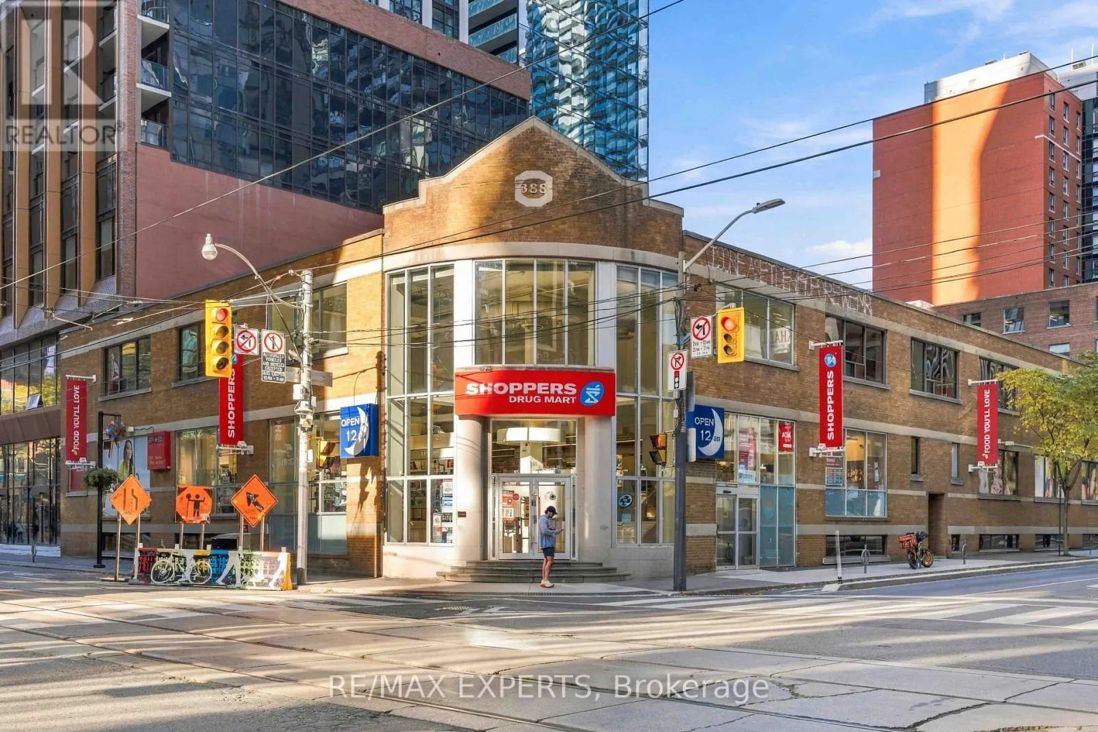 2602 - 87 PETER STREET