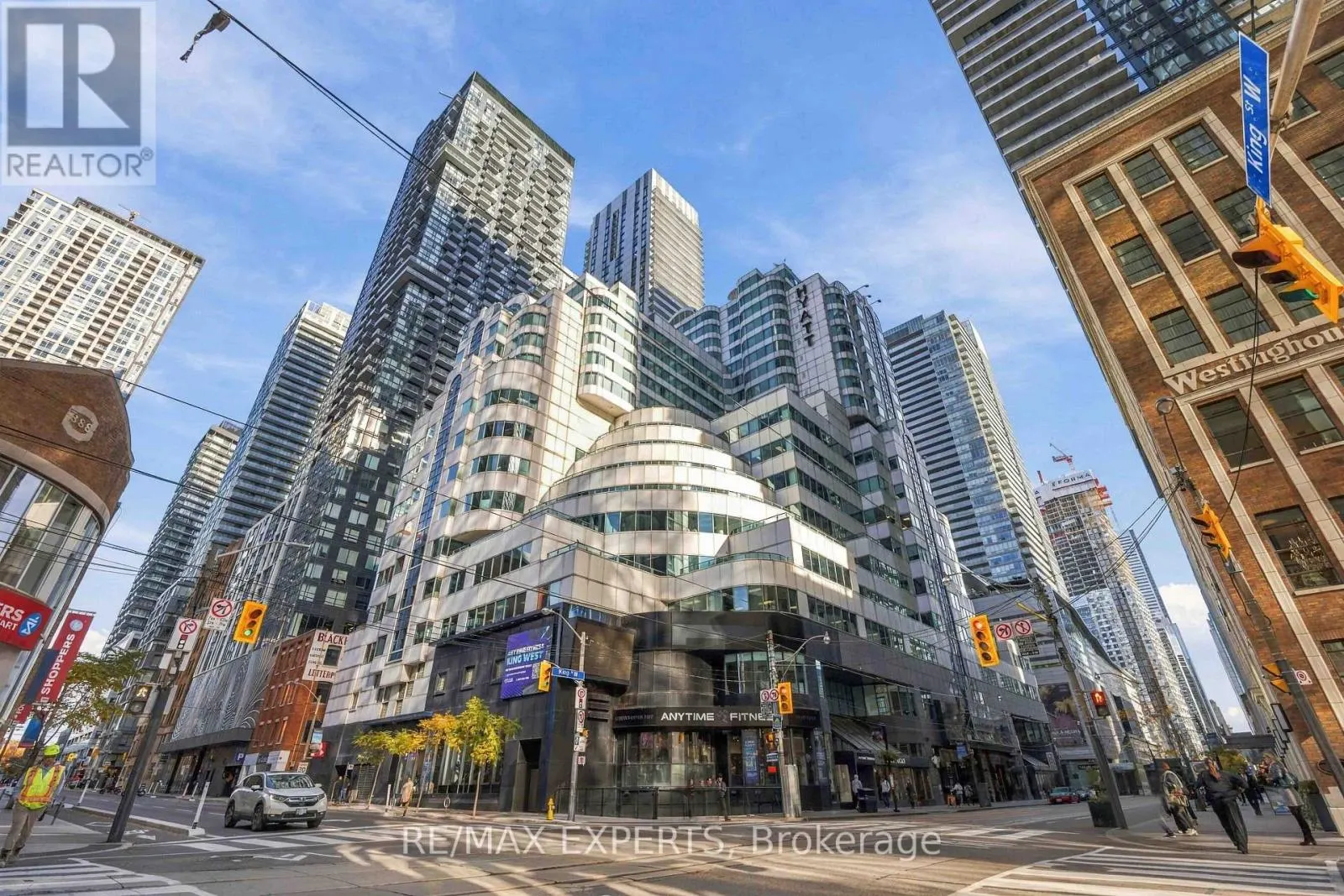 2602 - 87 PETER STREET
