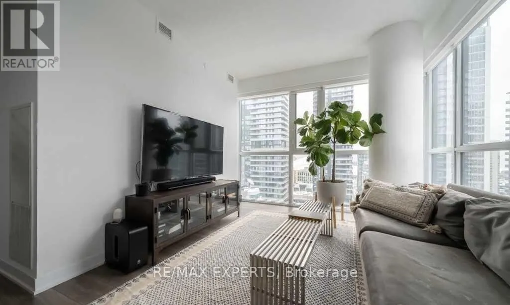 2602 - 87 PETER STREET