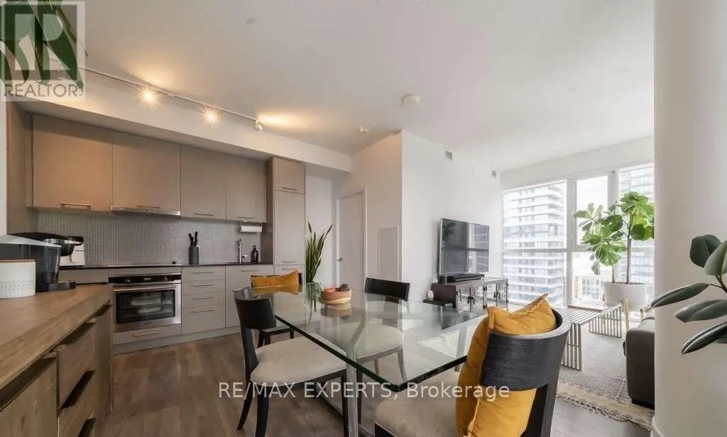 2602 - 87 PETER STREET