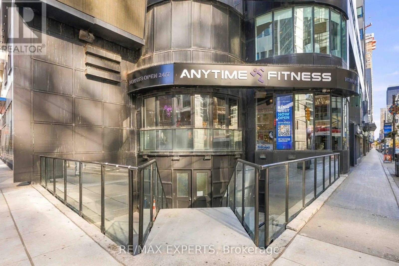 2602 - 87 PETER STREET
